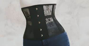 Un corset à armatures peut aider à contrôler l’appétit